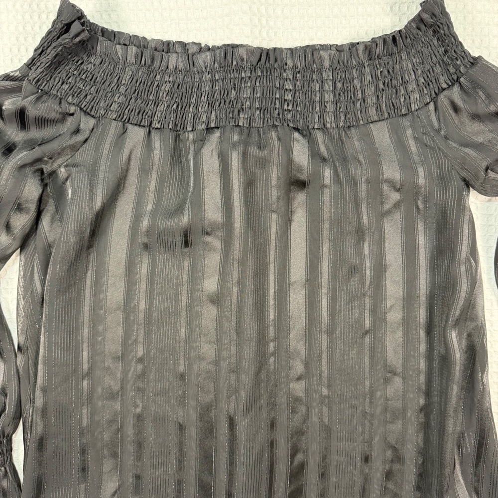 J.O.A. Los Angeles Black Off The Shoulder Smocked Striped Blouse Medium - Picture 2 of 6